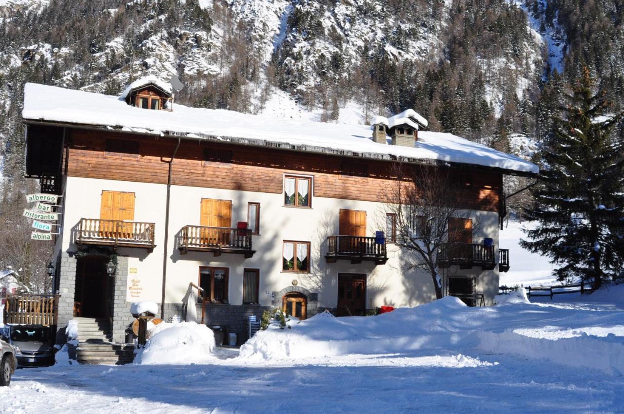 Hotel Flora Alpina Gressoney-Saint-Jean Exteriér fotografie